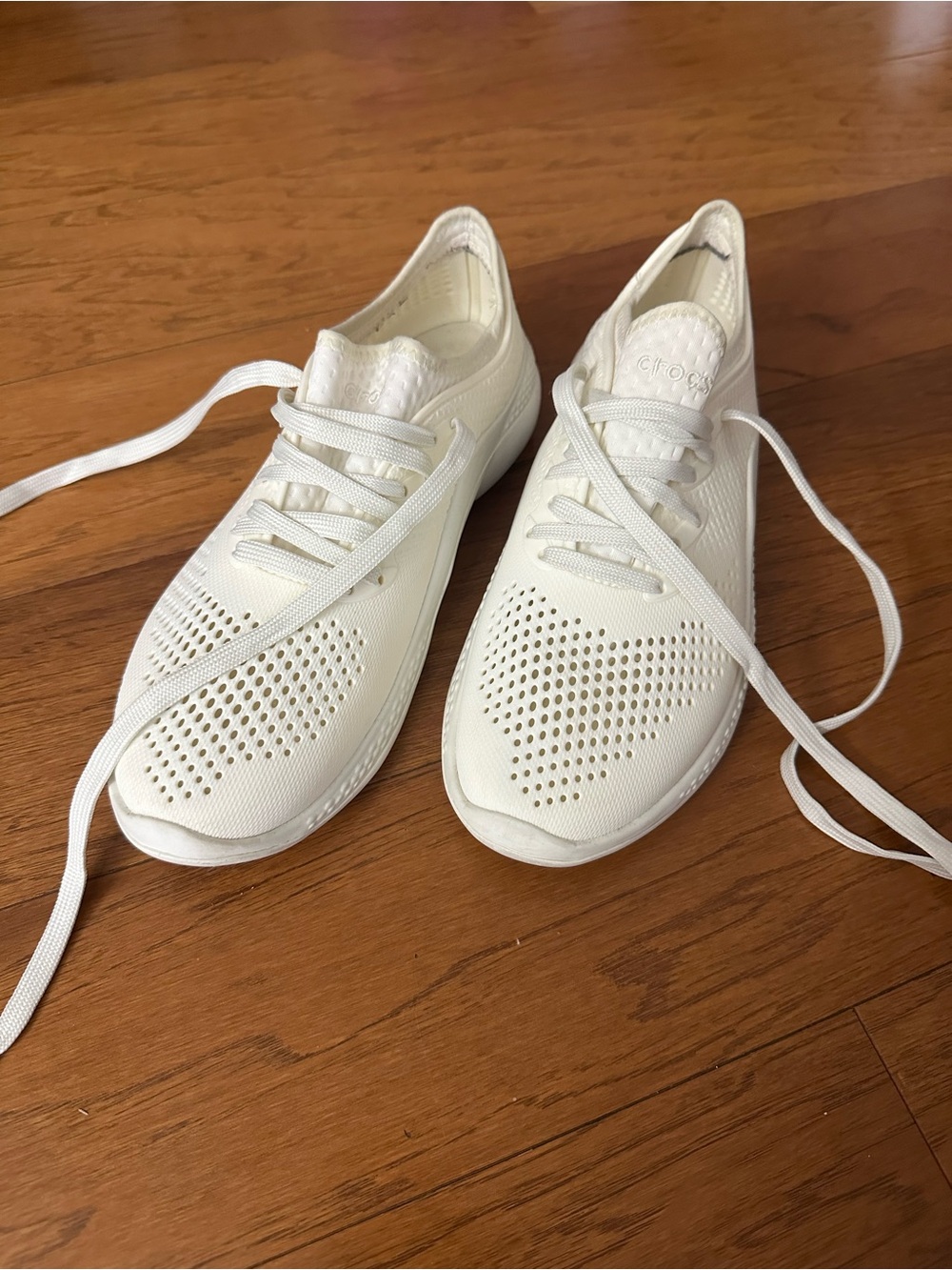 CROCS Women's White LiteRide Knit Sneaker